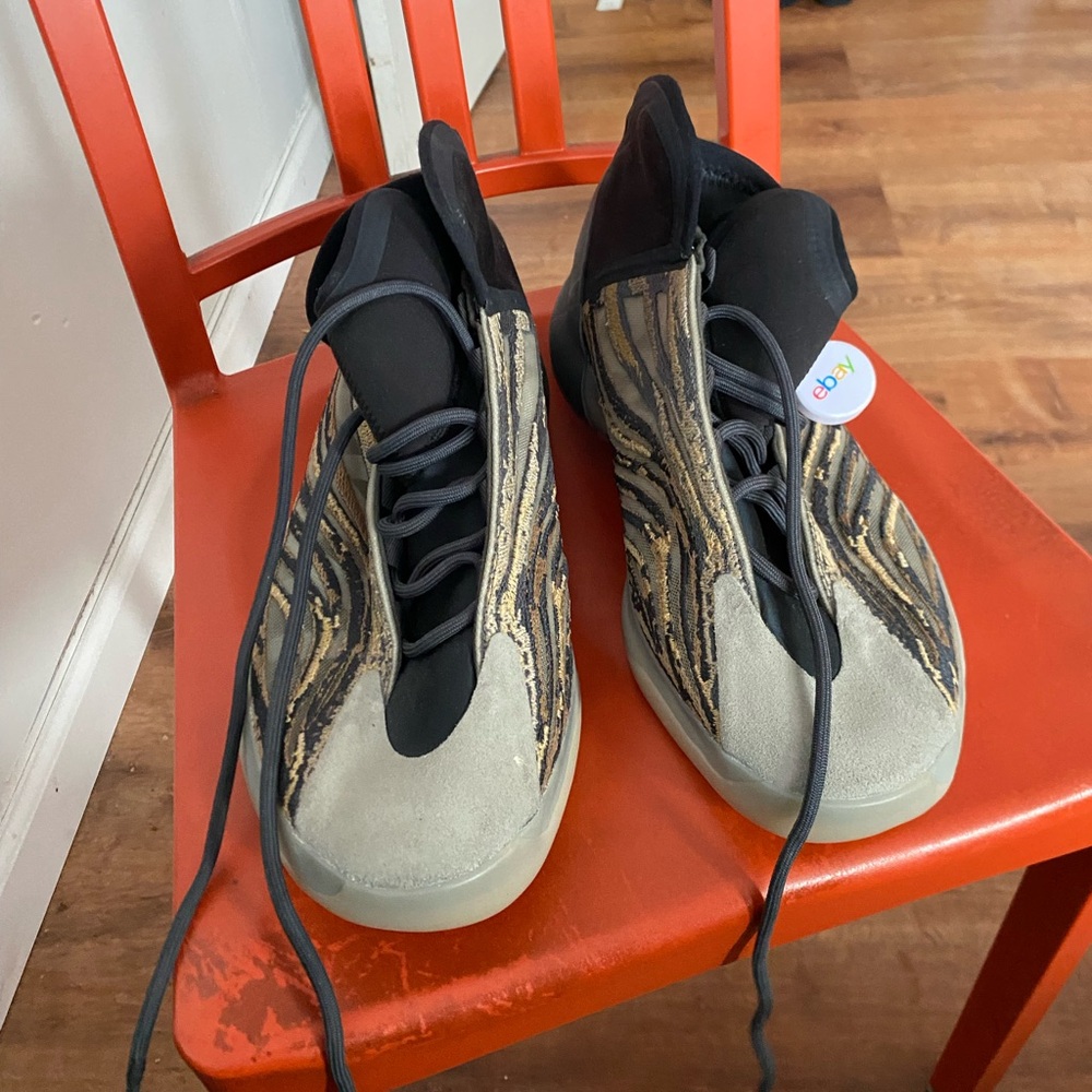 Yeezy Sneakers